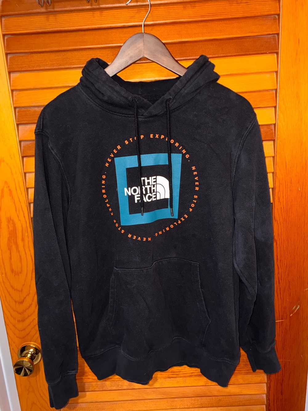 North Face Men’s Geo NSE Hoodie Black Long Sleeve - size medium